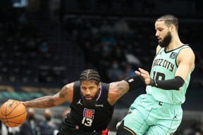 九游娱乐-包含夏洛特黄蜂加时末段手感冰凉，志在CBA季后赛名次提升，震撼外界，更衣室氛围转暖的词条