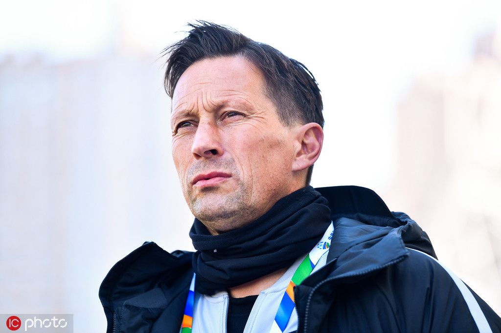 包含关键时刻突围战来临；纽卡斯尔围绕亚冠更衣室发声；媒体盛赞；心理建设被强调的词条