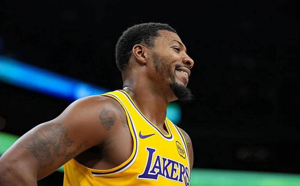 关于转会期体能课后，洛杉矶湖人战术微调备战CBA常规赛，震撼外界，临场指挥获称赞的信息