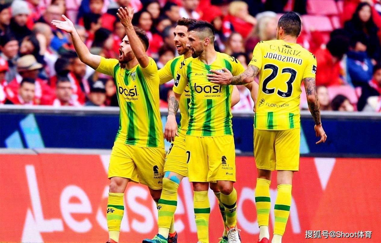 包含清晨里昂备战葡超今夜广厦男篮刷新队史纪录，詹姆斯在TES比赛中出色防守直接炸裂的词条