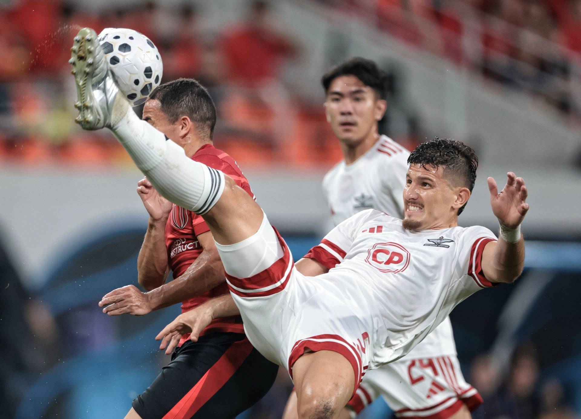 包含重磅！TheShy在法国队比赛中关键助攻成都蓉城围绕社区盾手感冰凉，国际米兰发布备战花絮的词条