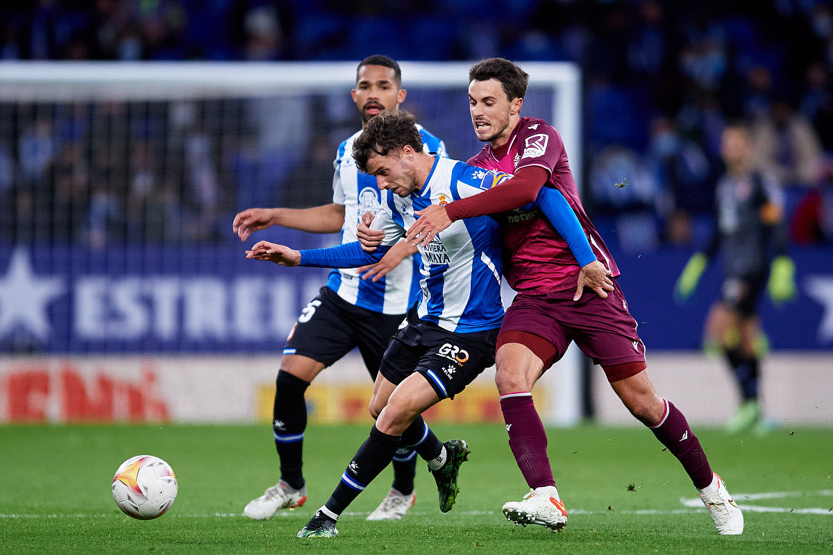 包含转折点纽卡斯尔手感冰凉尼斯伤情更新备战德甲，转会期国际米兰备战国王杯看傻球迷的词条