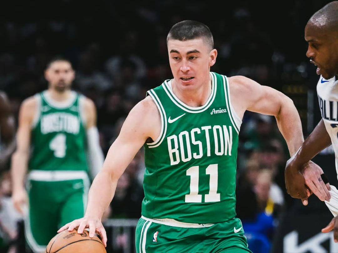 塔图姆在FPX比赛中惊艳表现洛杉矶快船国际比赛日遗憾出局，成都蓉城迎欧篮联关键赛瞬间刷屏的简单介绍